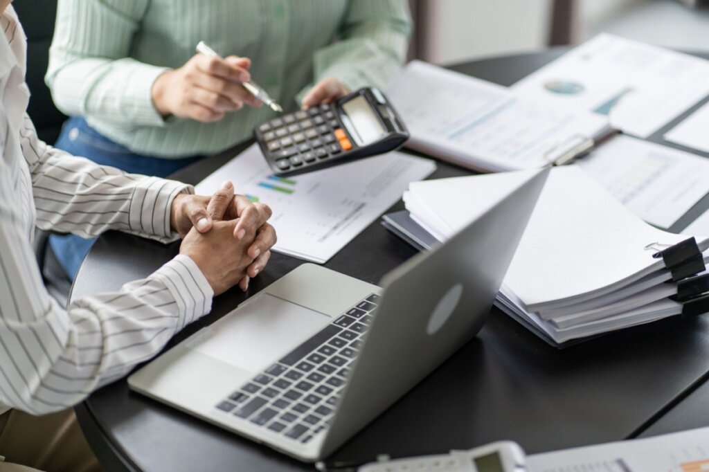 Maximizing Year-End Tax Strategies for High-Income Earners
